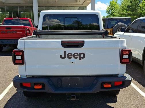Bright White Clearcoat 2020 Jeep Gladiator Mojave