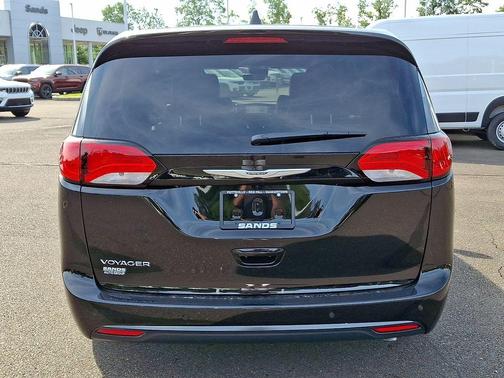 Diamond Black 2026 Chrysler Voyager LX