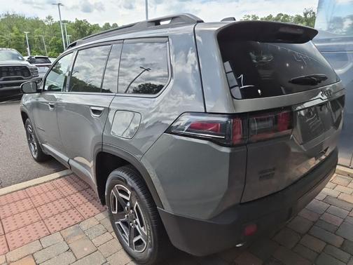 Sting Gray Clearcoat 2026 Jeep Cherokee LAREDO/LIMITED