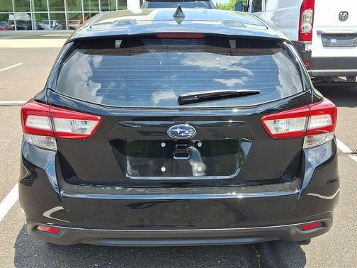 Crystal Black Silica 2017 Subaru Impreza 2.0i Sport