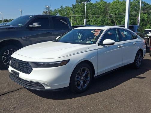 Platinum White Pearl 2024 Honda Accord EX