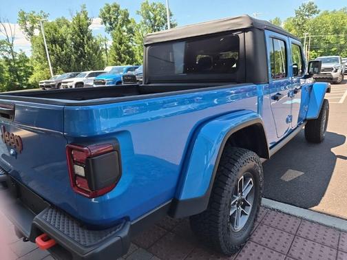 Hydro Blue Pearlcoat 2026 Jeep Gladiator Mojave