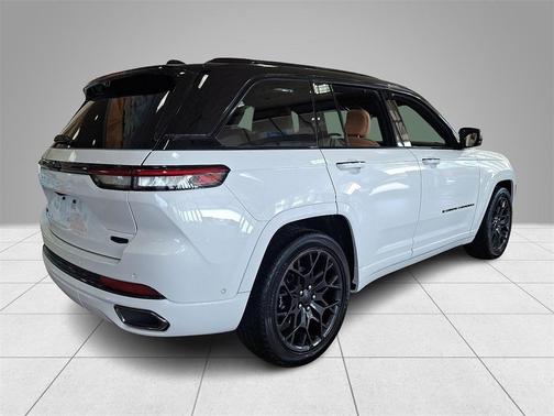 2025 Jeep Grand Cherokee Summit