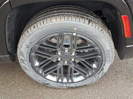 Gloss Black 2026 Jeep Grand Wagoneer Limited