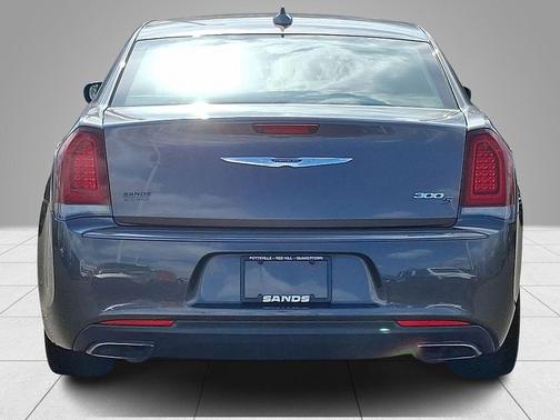 Granite Crystal Clearcoat Metallic 2018 Chrysler 300 S