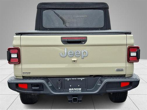 2022 Jeep Gladiator Overland