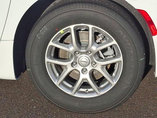 Bright White Clearcoat 2026 Chrysler Voyager LX