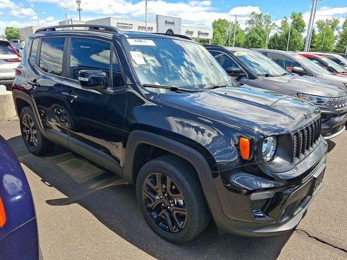 Black Clearcoat 2022 Jeep Renegade Altitude