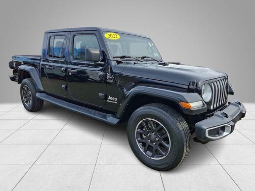 Black Clearcoat 2022 Jeep Gladiator Overland