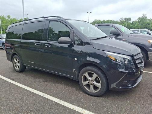 2017 Mercedes-Benz Metris Base