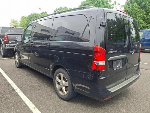 2017 Mercedes-Benz Metris Base