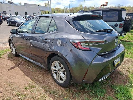 Magnetic Gray Metallic 2022 Toyota Corolla Hatchback SE