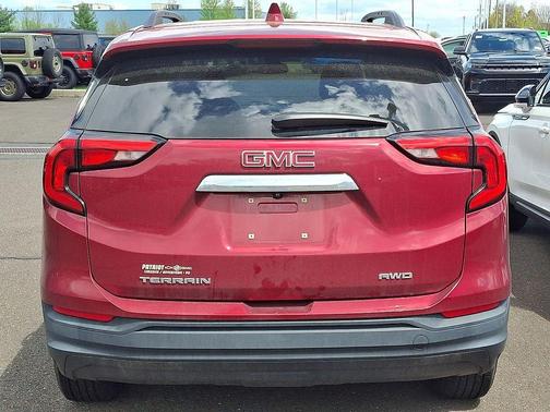 Red Quartz Tintcoat 2020 GMC Terrain SLE