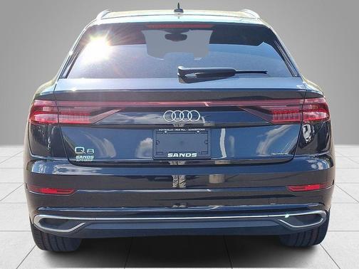 Mythos Black Metallic 2023 Audi Q8 55 Premium Plus