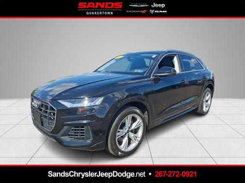 Mythos Black Metallic 2023 Audi Q8 55 Premium Plus
