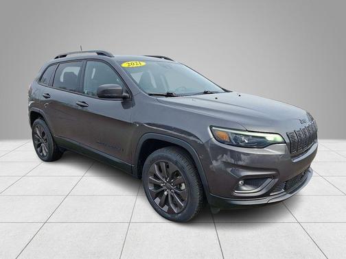 Granite Crystal Clearcoat Metallic 2021 Jeep Cherokee Latitude Lux