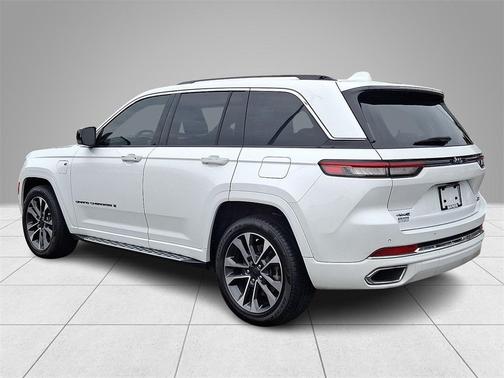 2022 Jeep Grand Cherokee 4xe Overland