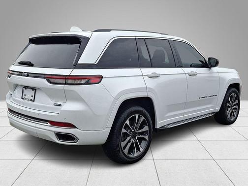 2022 Jeep Grand Cherokee 4xe Overland