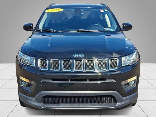 Diamond Black 2018 Jeep Compass Latitude