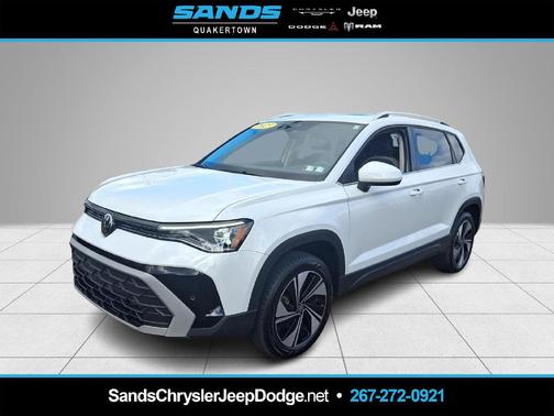 Pure White 2025 Volkswagen Taos 1.5T SE