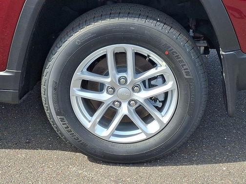 Velvet Red Pearlcoat 2026 Jeep Grand Cherokee L Laredo