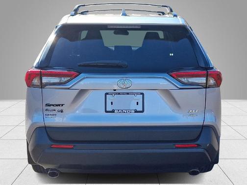 Silver Sky Metallic 2022 Toyota RAV4 XLE