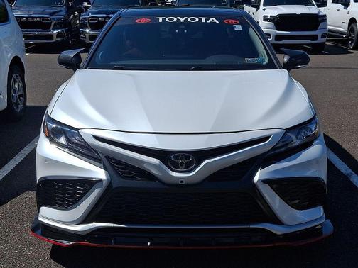 Wind Chill Pearl / Midnight Black Metallic 2021 Toyota Camry XSE