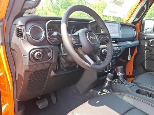2025 Jeep Gladiator Sport