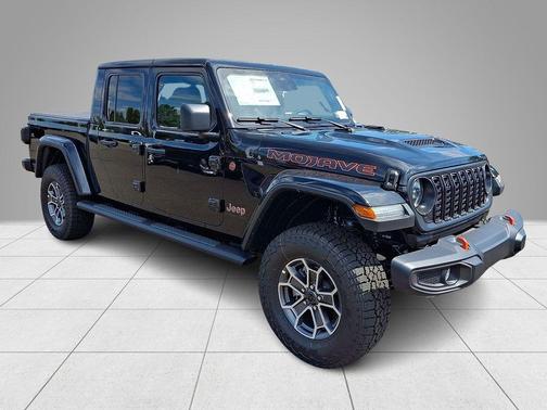 Black Clearcoat 2026 Jeep Gladiator Mojave