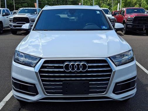 Glacier White Metallic 2018 Audi Q7 3.0T Premium Plus