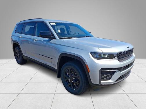 Silver Zynith 2026 Jeep Grand Cherokee L Laredo