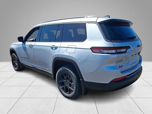 Silver Zynith 2026 Jeep Grand Cherokee L Laredo