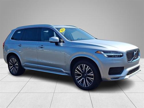 2022 Volvo XC90 T6 Momentum 7 Passenger