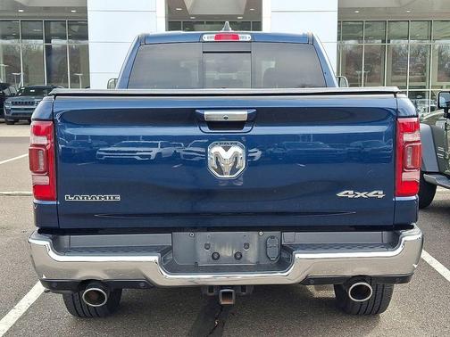 Patriot Blue Pearlcoat 2022 RAM 1500 Laramie