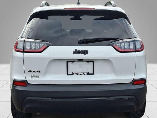 Bright White Clearcoat 2023 Jeep Cherokee Altitude Lux