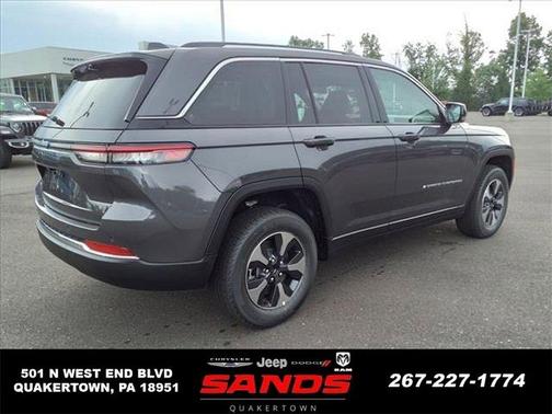 Metallic 2023 Jeep Grand Cherokee 4xe Base