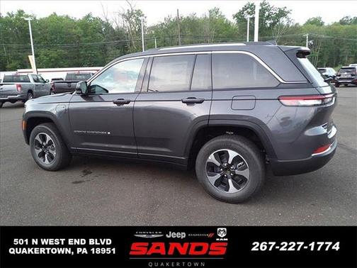 Metallic 2023 Jeep Grand Cherokee 4xe Base