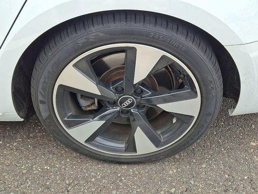 Glacier White Metallic 2017 Audi A4 2.0T Premium Plus