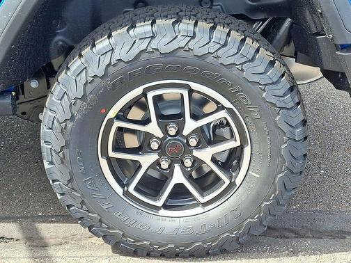 Hydro Blue Pearl 2026 Jeep Wrangler Rubicon