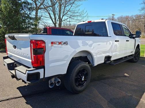 Oxford White 2024 Ford F-350 XL