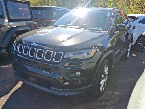 Diamond Black 2024 Jeep Compass Latitude Lux
