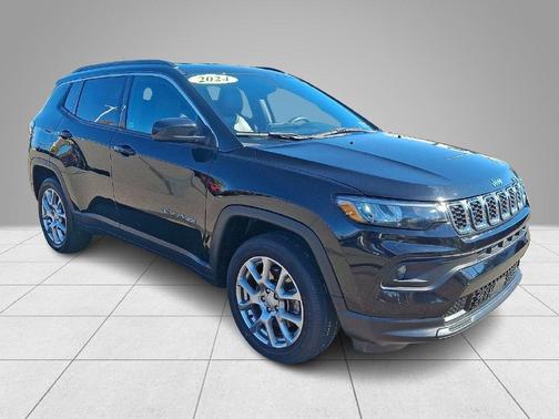 Diamond Black 2024 Jeep Compass Latitude Lux