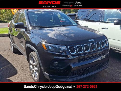 Diamond Black 2024 Jeep Compass Latitude Lux