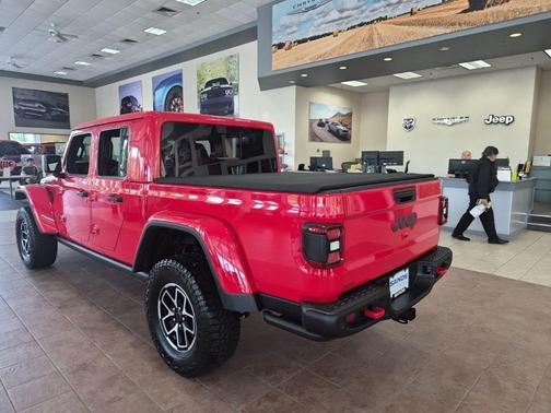 Firecracker Red Clearcoat 2026 Jeep Gladiator Rubicon