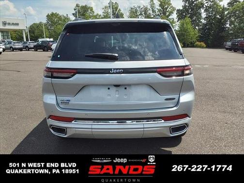 Silver Zynith 2023 Jeep Grand Cherokee 4xe Overland