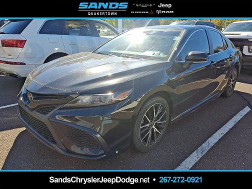 Midnight Black Metallic 2024 Toyota Camry SE