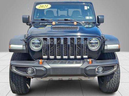 Black Clearcoat 2021 Jeep Gladiator Mojave