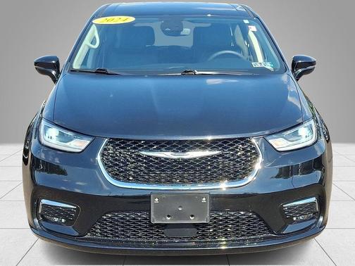Diamond Black 2024 Chrysler Pacifica Hybrid Select