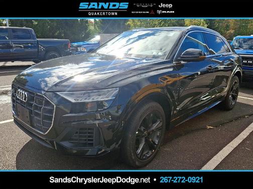 Mythos Black Metallic 2023 Audi Q8 55 Premium Plus