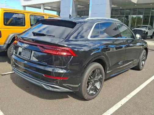 Mythos Black Metallic 2023 Audi Q8 55 Premium Plus